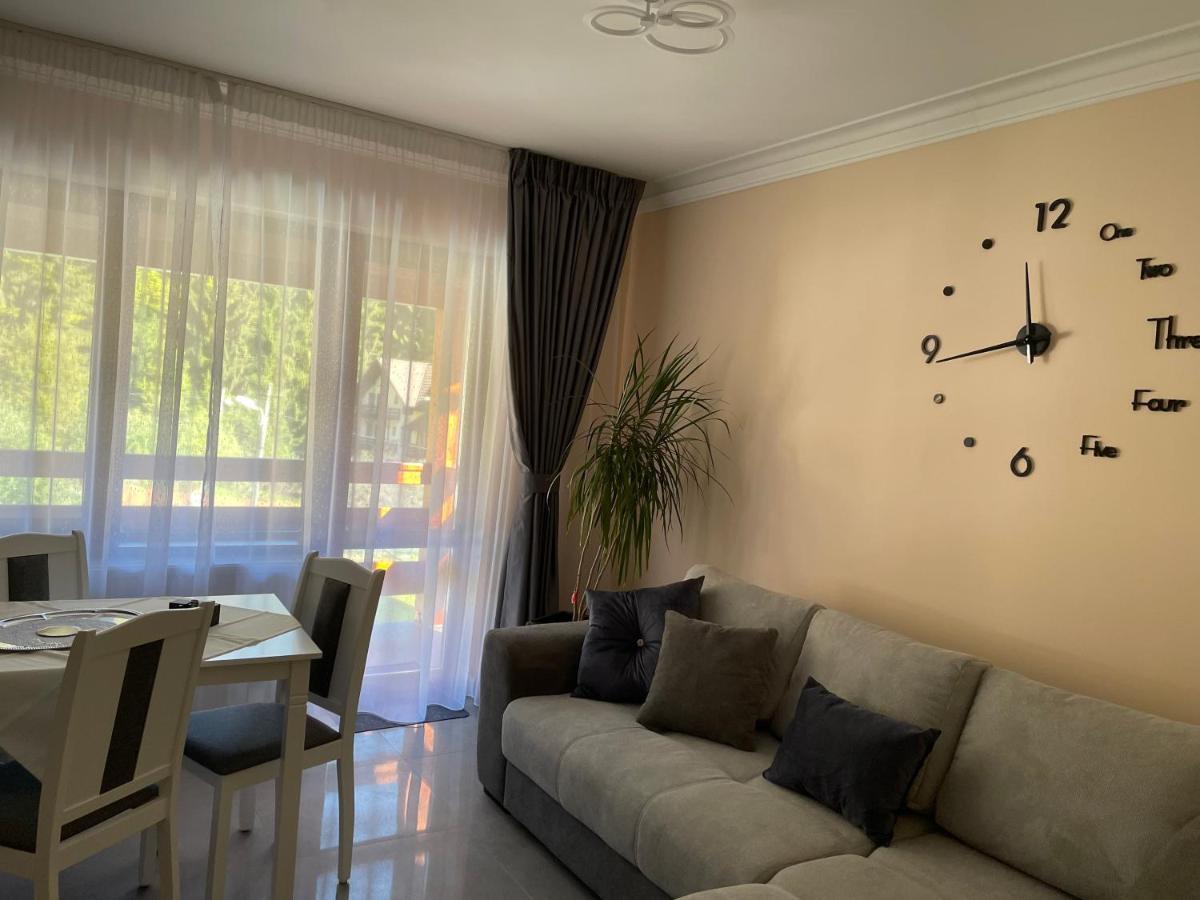 Apartament Lexannona Buşteni Eksteriør billede